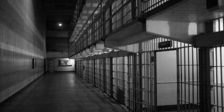 Relaciones forzadas: una cárcel emocional